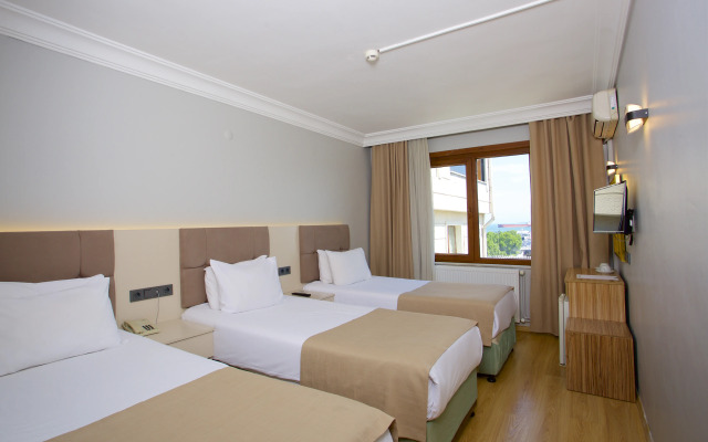 Grand Ant Hotel