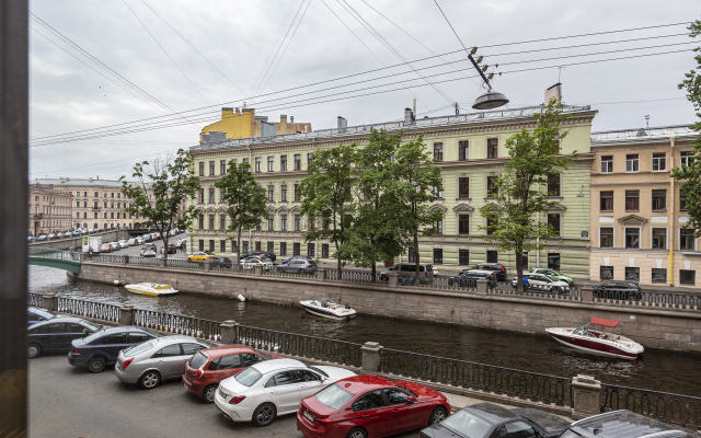 Апартаменты на Сенной площади с видом на канал Грибоедова