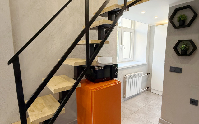 Uyutnaya Studiya Na Dvoikh Apartments