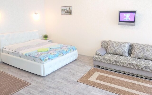 Апартаменты возле площади 1905 года