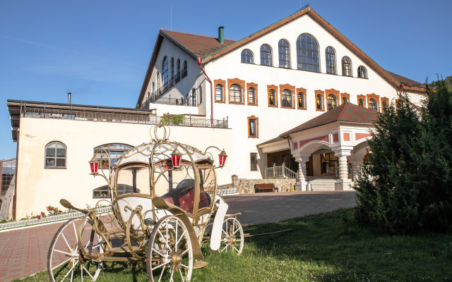 Tsargrad Hotel