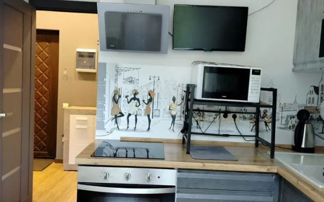 Semeynaya Studiya u Reki Kvatro Flat