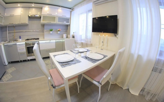 Квартира Уютная Студия в Сaмом Центре Гoрoда