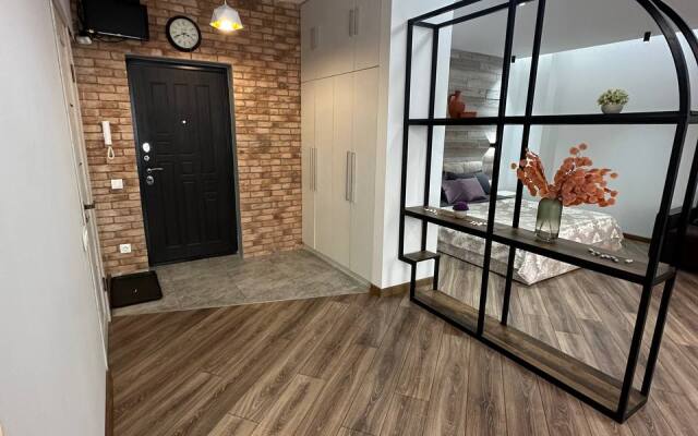 Апартаменты 105 около арбата с видом на горы