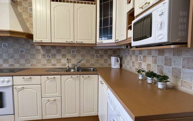Aviatorov 14 Apartments