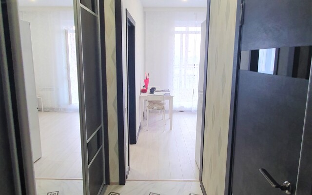 Yevro 2-Komn Vidovaya Serebryany Bereg Krasny Put 103 Apartments