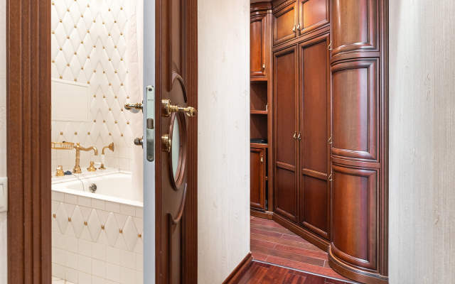 S Konditsionerom Vozle Kievskogo Vokzala Flat