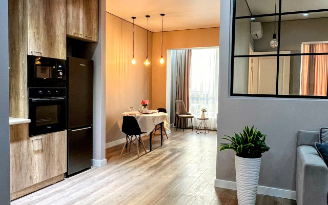 Prostorny Lyuks s Shikarnym Vidom Flat