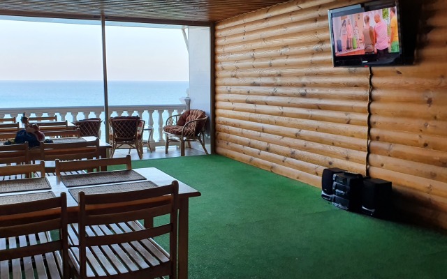Laguna Plyus Hotel