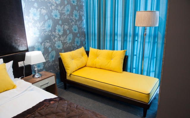 Square Inn Hotel