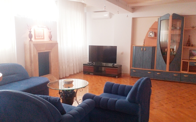 Kvartira V Tsentre G.baku, S Vidom Na More! Apartments