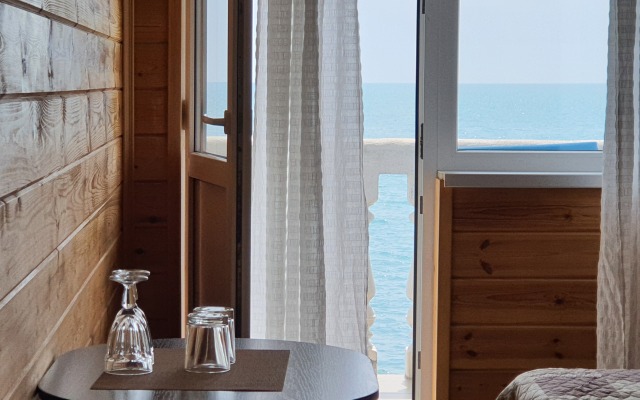 SeaLoo Hotel