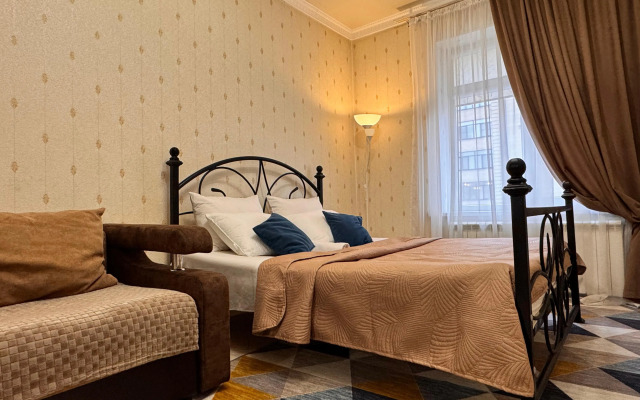 Tolstogo 180b 1 Etazh Flat