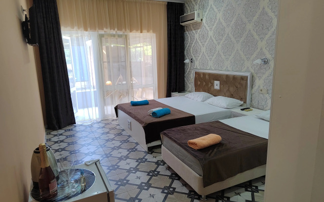 Robert I Oksana Guest house
