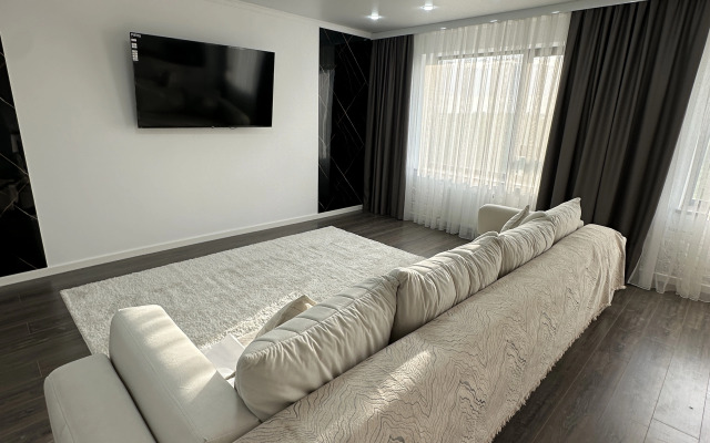 78 Na Akademicheskoy Apartments
