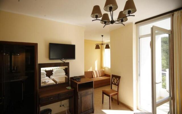 Eko Dom Perevalnoe Apartment