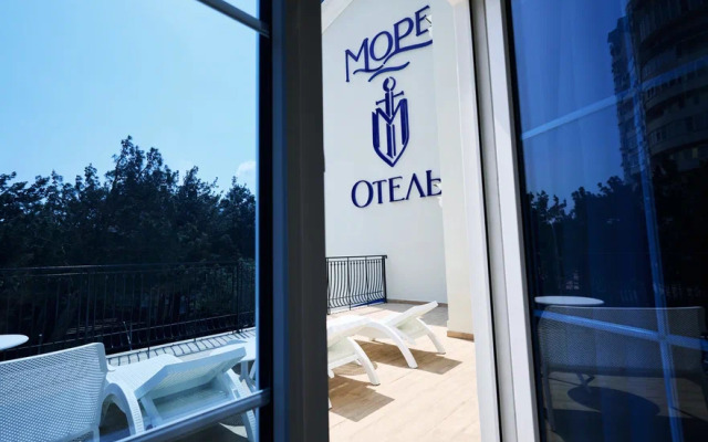 Hotel More
