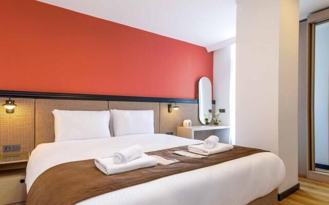 Отель BayMari Suites City Life