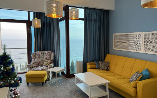 Апартаменты 70кв.м в Алуште с шикарным видом на море