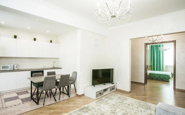 3-room on 2 International Street City Center  Apartments