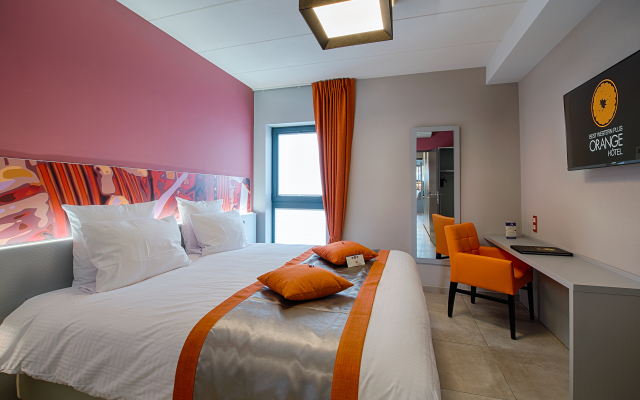 Orange Hotel