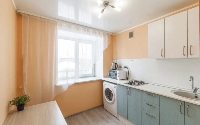 U Transportnoy Akademii Flat