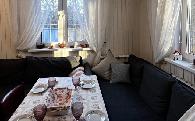 Chetyrekhkomnatnaya Dacha 120 M² Private House