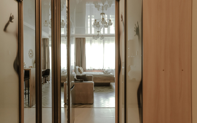 Lalapart Aristocrat s Rabochim Stolom v ZhK Savelovskij Siti Apartments