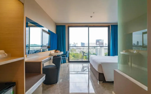 Pattaya Discovery Beach Hotel