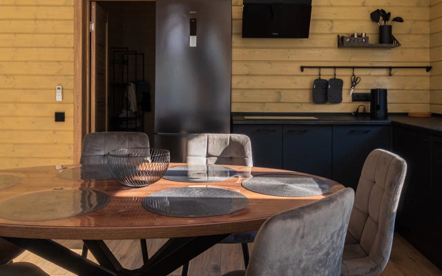 Гостевой дом для 8 Гостей на Берегу Красного Озера