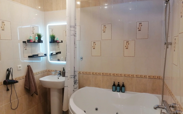 Prostornye Appartamenty S Dzhakuzi Apartments