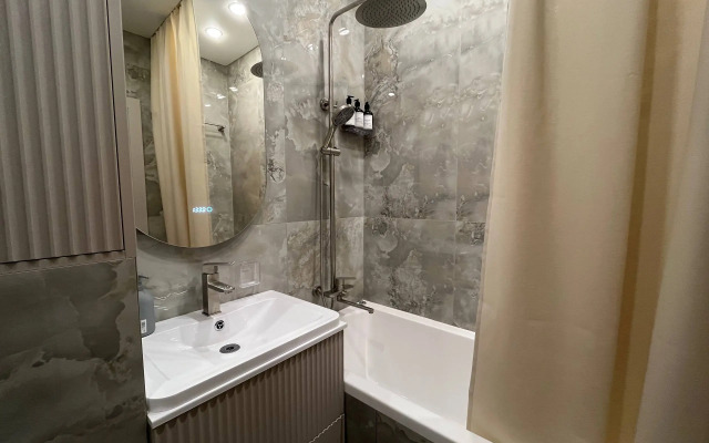 Квартира в центре рядом с метро и лесом