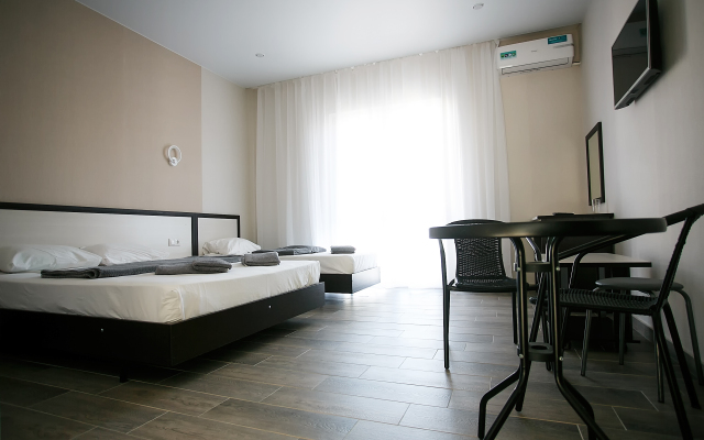 Diamond Delux Guest House