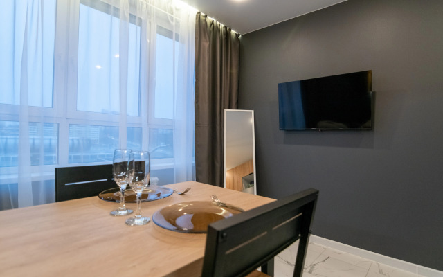 V Novostroye Na Troikh Apartments