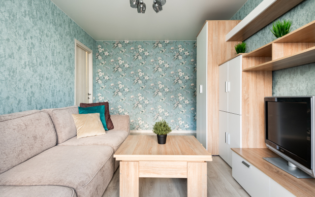 Improved two-room apartment on Akademika Yangel metro station