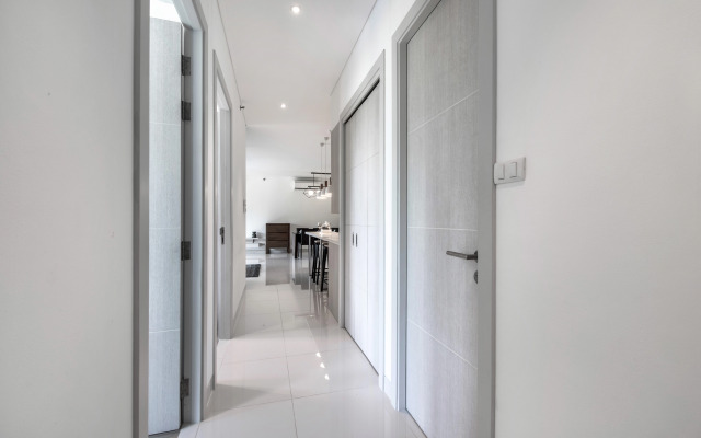 Апартаменты Три спальни с видом на море и озеро