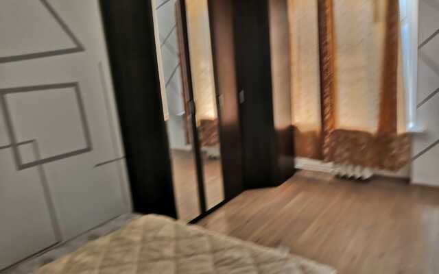 Апартаменты Трехкомнатные на Кирова 30