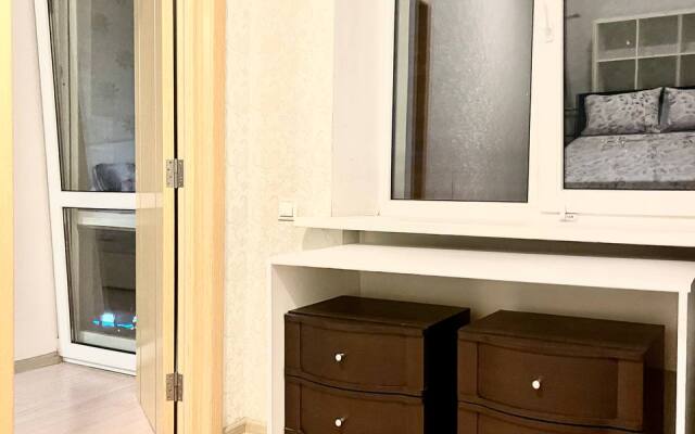 Апартаменты трёхкомнатные в центре города с балконом