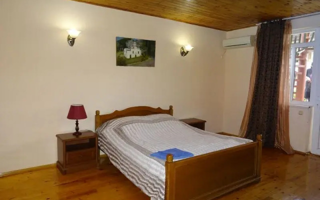 Dautiya Guest House