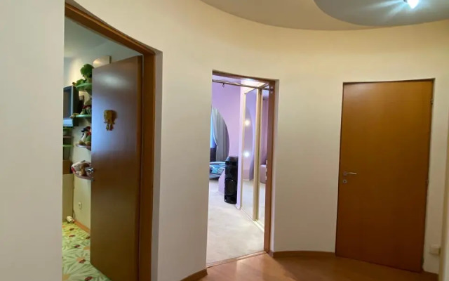 Квартира просторная в районе с развитой инфраструктурой