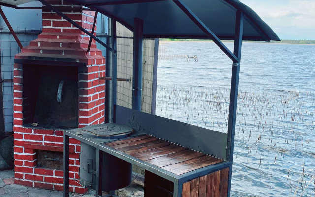 Вилла Домик у озера Свирь