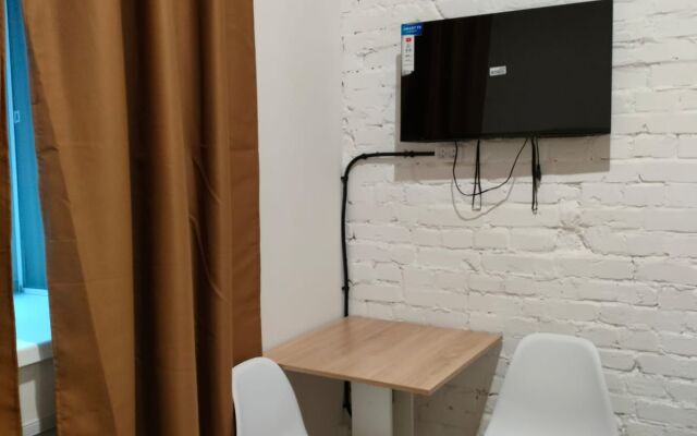 Ryadom S Metro I Parkom Krylyya Sovetov Apartments