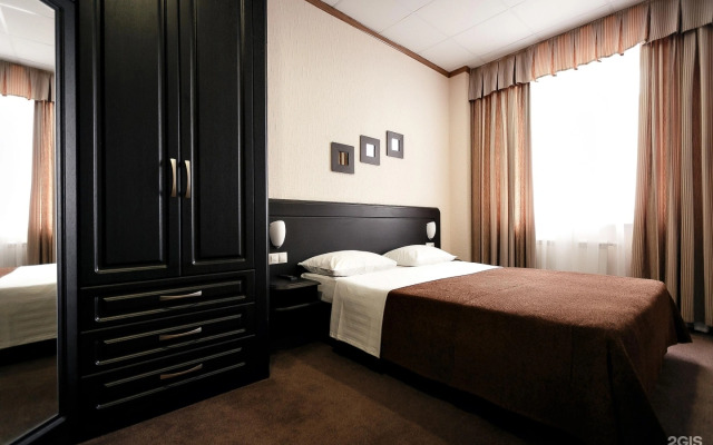 Forum Plaza Hotel