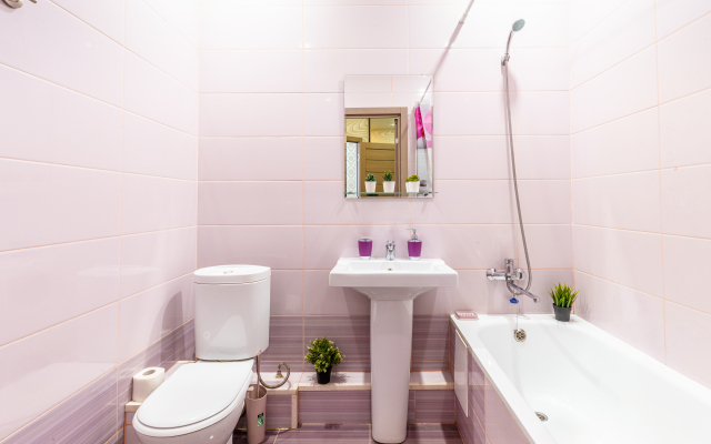 U parka Galitskogo Apart-Otelika na Geroya Sarabeyeva Flat