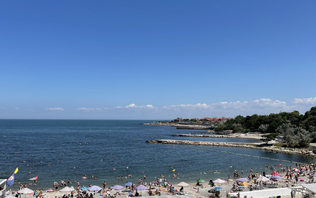 Апартаменты Ион в Адмиральской Лагуне