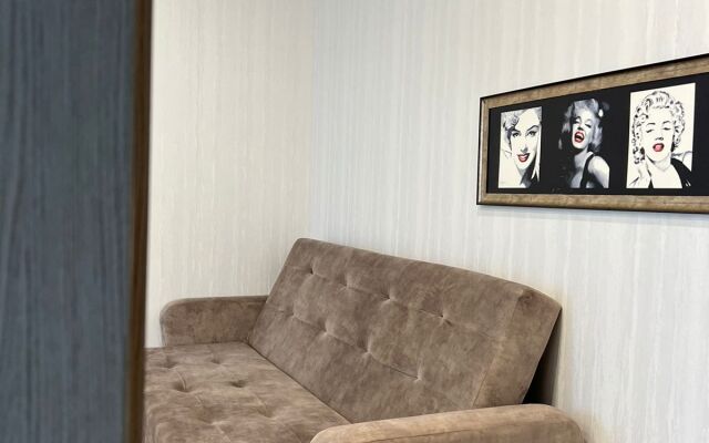 Na Chaykovskogo 100 Flat