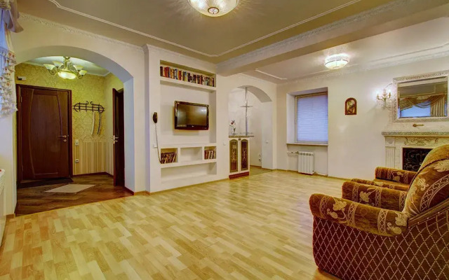 Апартаменты на Невском 82