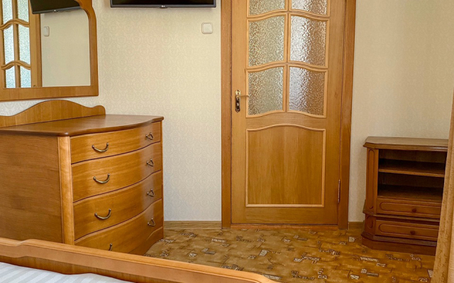 Roza Vetrov Guest House