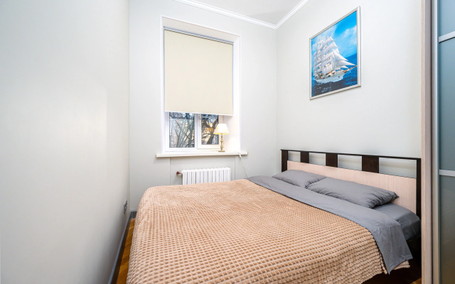 Апартаменты на Моисеенко 4