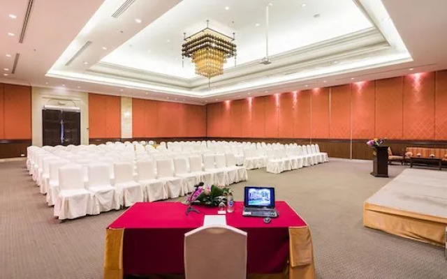 Ravindra Beach Resort And Spa